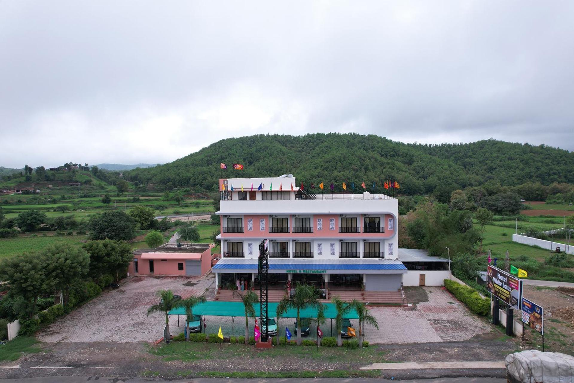 Hotel White Lotus Dungarpur Exterior photo