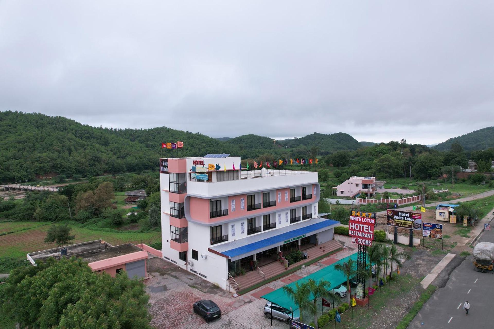 Hotel White Lotus Dungarpur Exterior photo