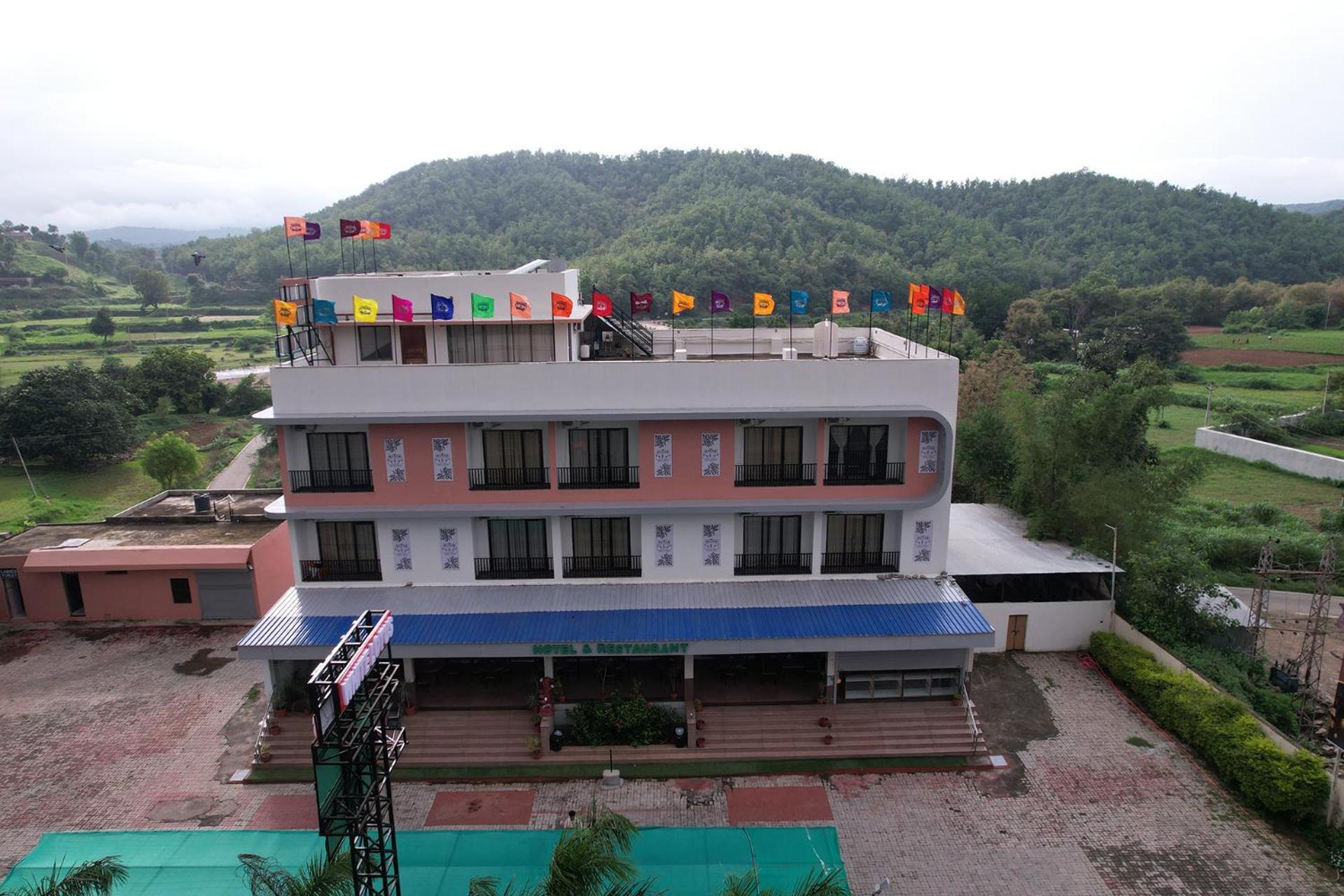 Hotel White Lotus Dungarpur Exterior photo